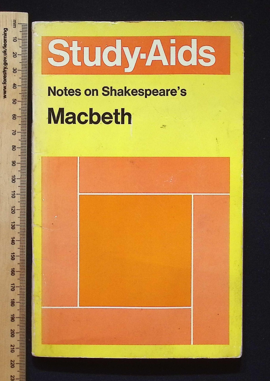 Study-Aids : Notes on Shakespeare’s Macbeth, 1976 Reprint Methuen Educational PB