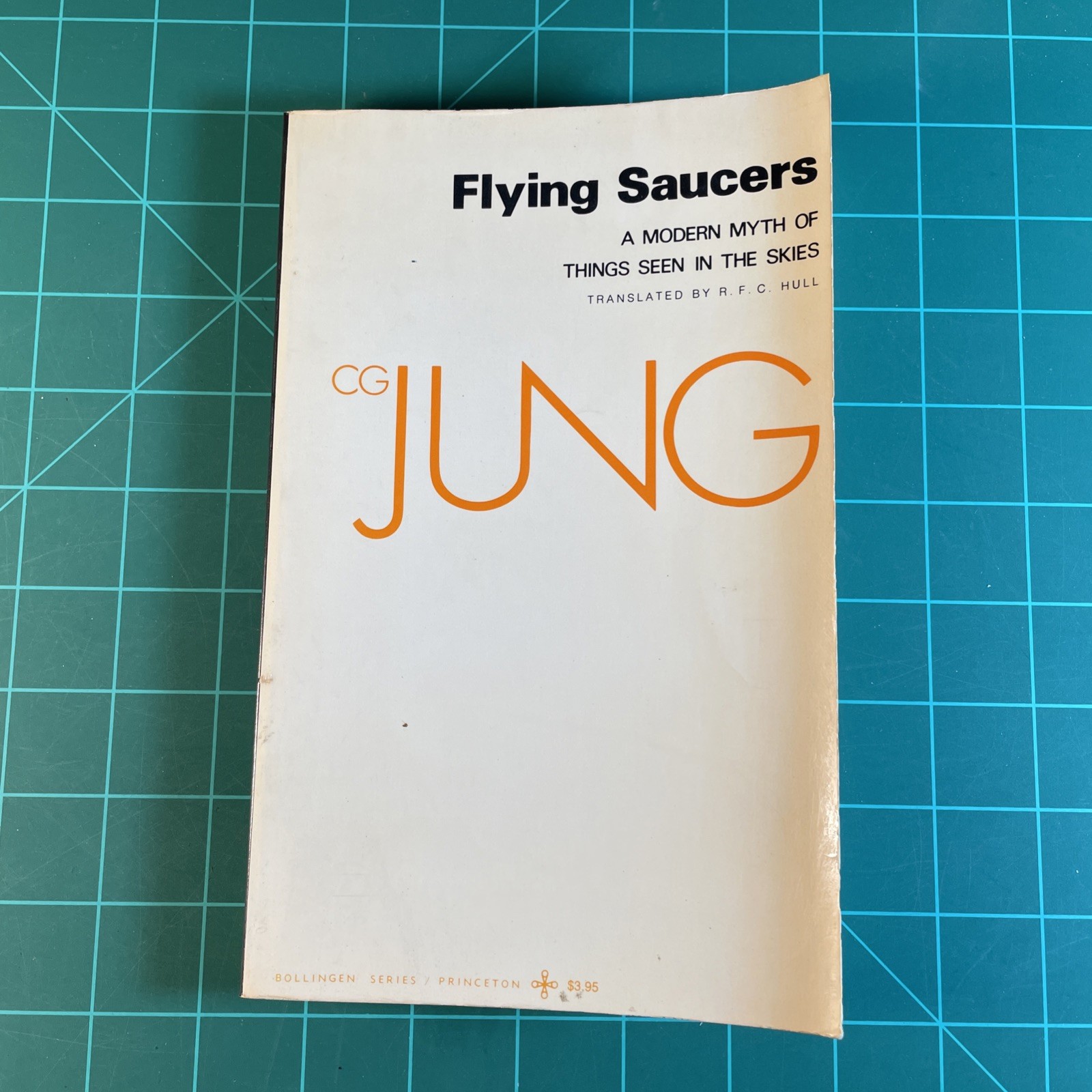 Carl Jung Flying Saucers: A Modern Myth of Things Seen in the Sky Bollingen 1978