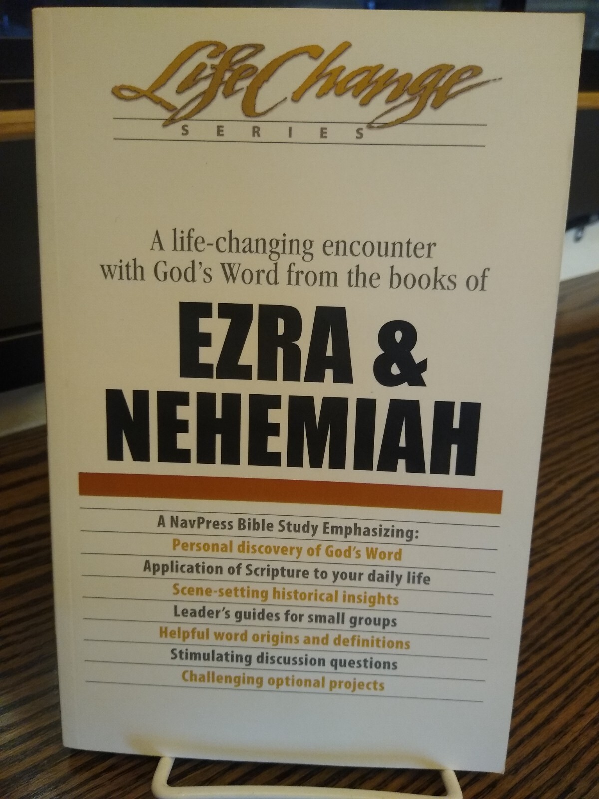 LifeChange Ser.: Ezra and Nehemiah by Navigators Staff (2019, Trade Paperback)