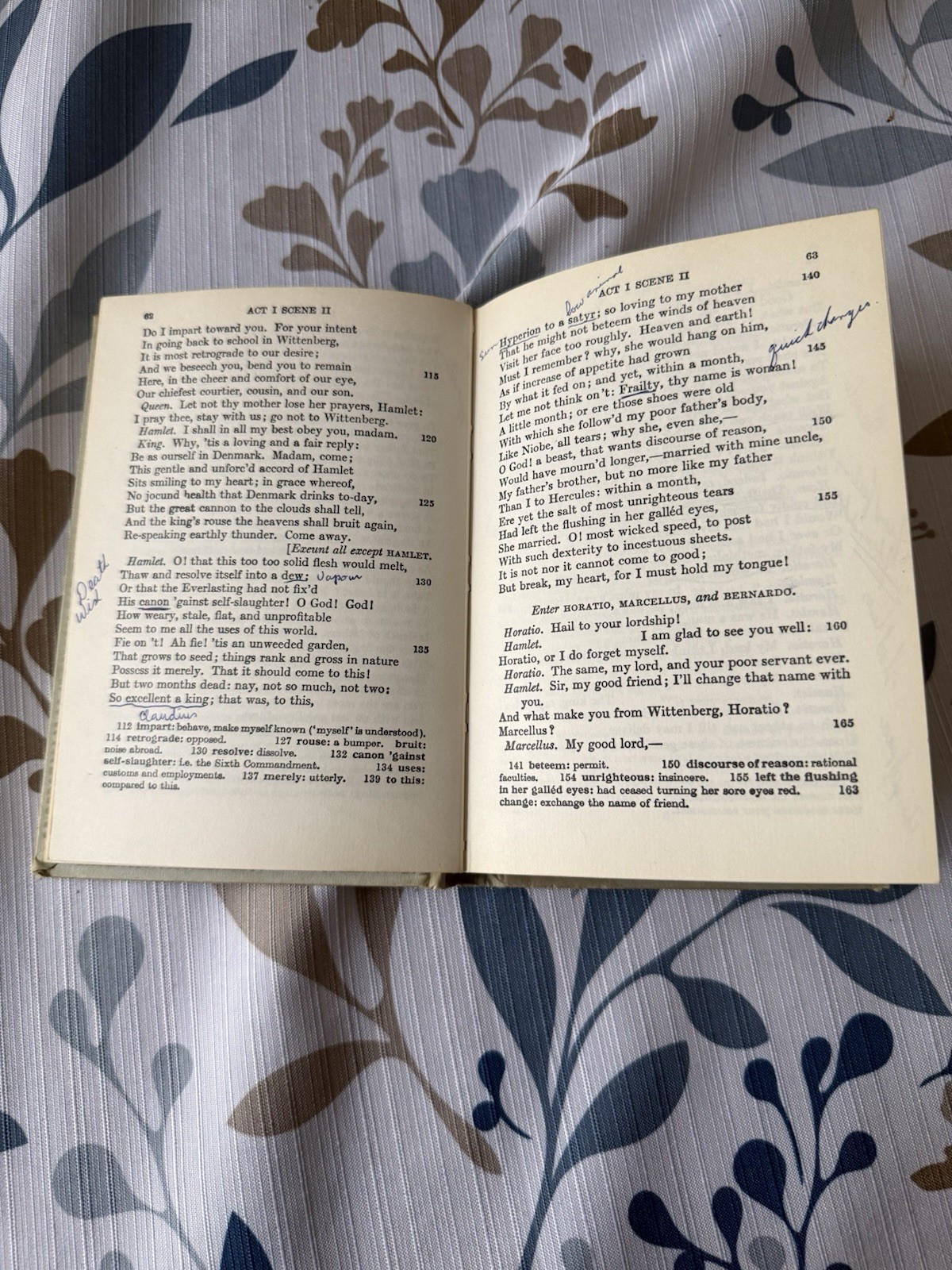 Rare Hamlet shakespeare (1963 oxford university press for canadian students) HC