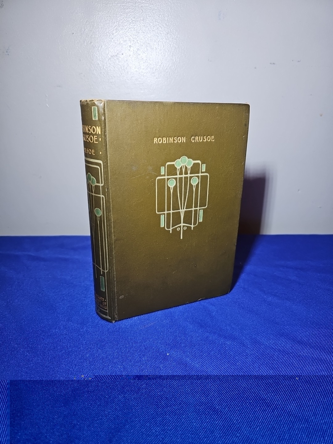 Robinson Crusoe by Daniel Defoe Antique 1910s Hardback Book (Blackie’s Library)