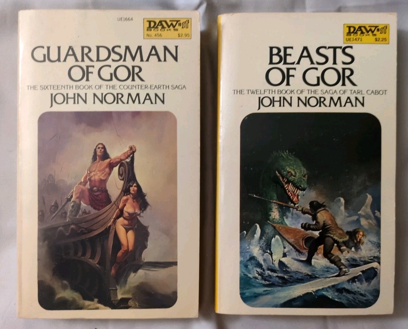 Lot of 2 Vintage John Norman PB Books Beasts of Gor Guaurdsman of Gor LN