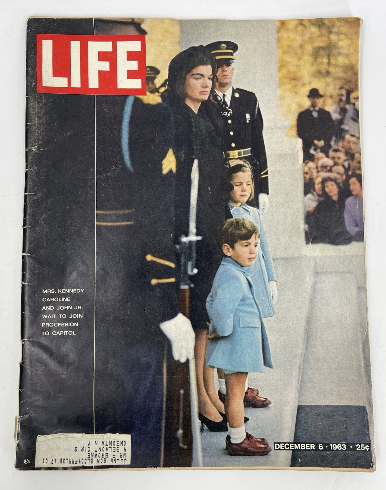 Life Magazine December 6, 1963 Featuring JFK Funeral & Jackie O