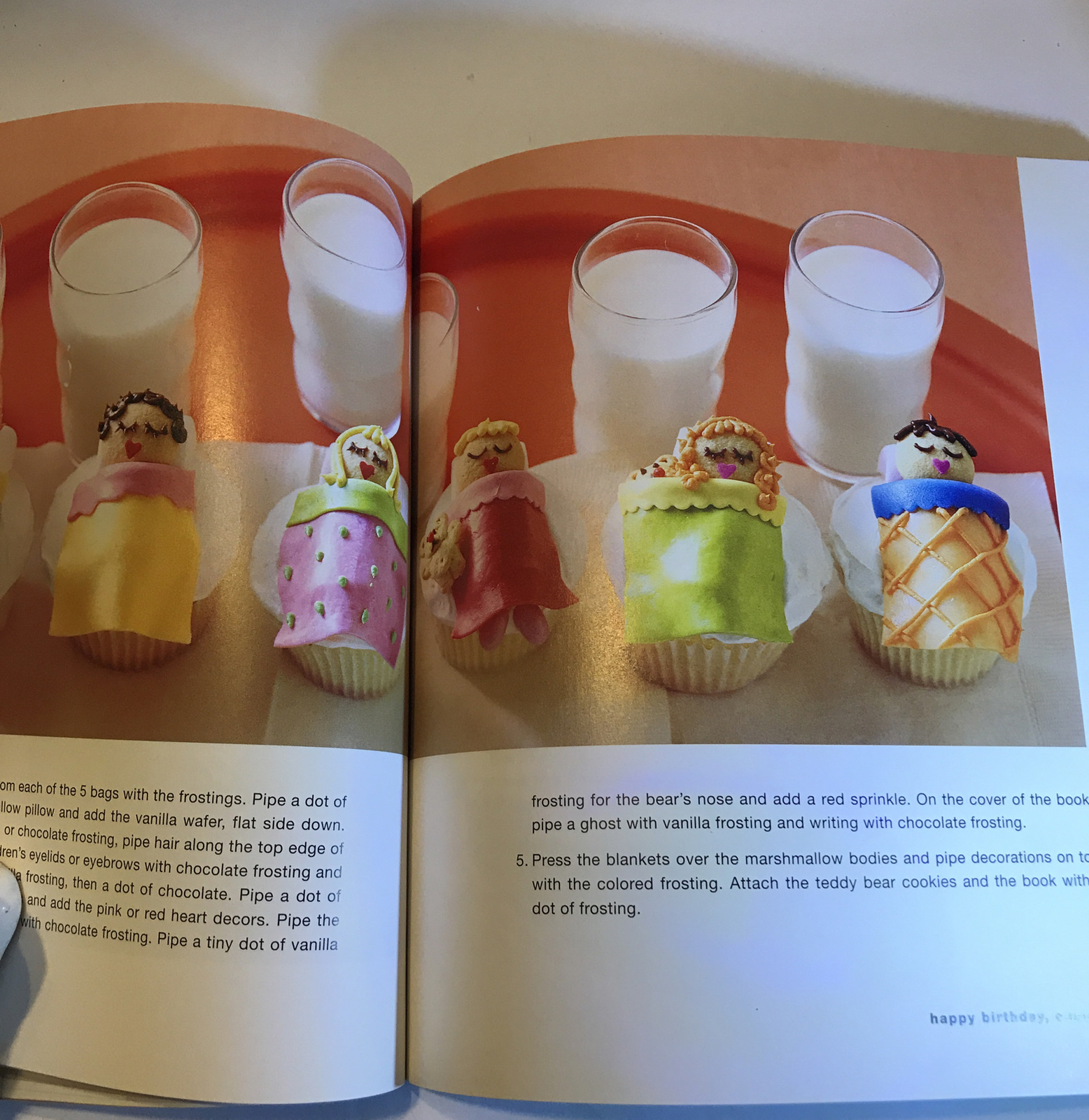 Hello, Cupcake 230 Pages Decorating Ideas DIY Sweets Dessert Horses Aliens Dogs