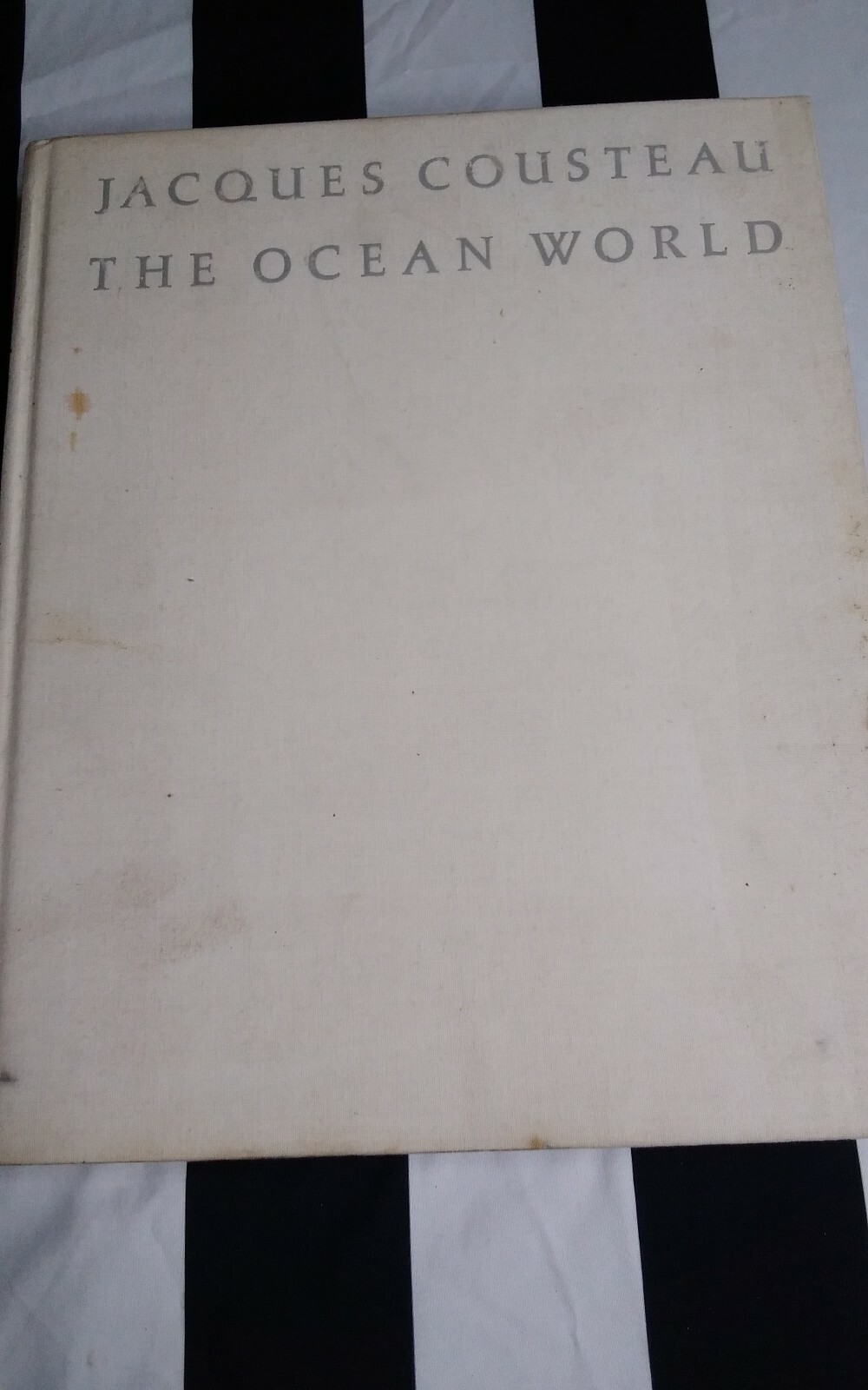 1985 Jacques Cousteau- The Ocean World Hard Cover Book – 12in x 10in