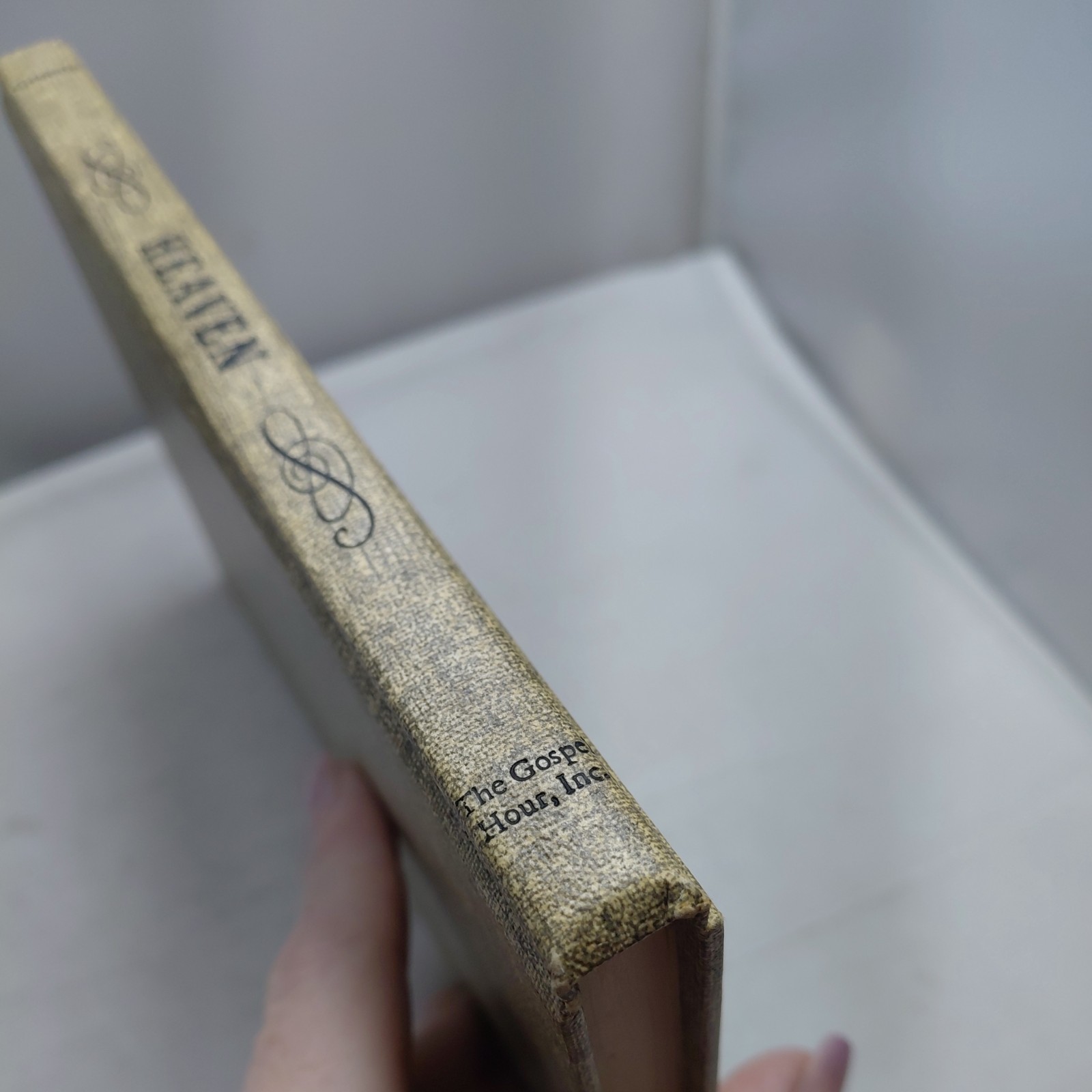 Christian Book Heaven HC The Gospel Hour by Oliver B Green Vtg 1976
