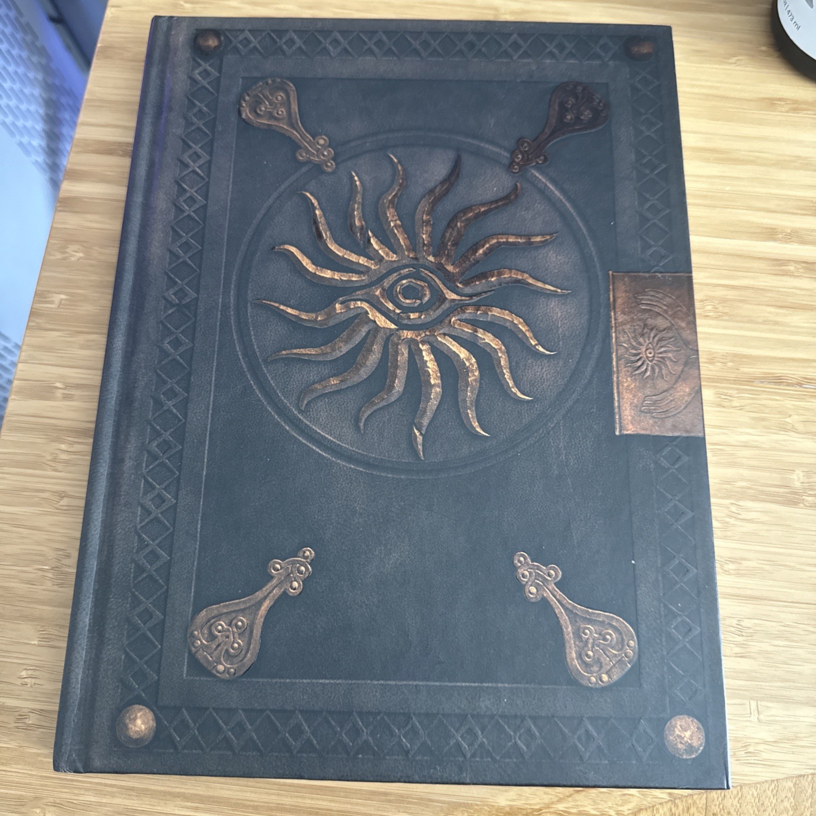 Dragon Age 2 Official Guide Collector’s Edition