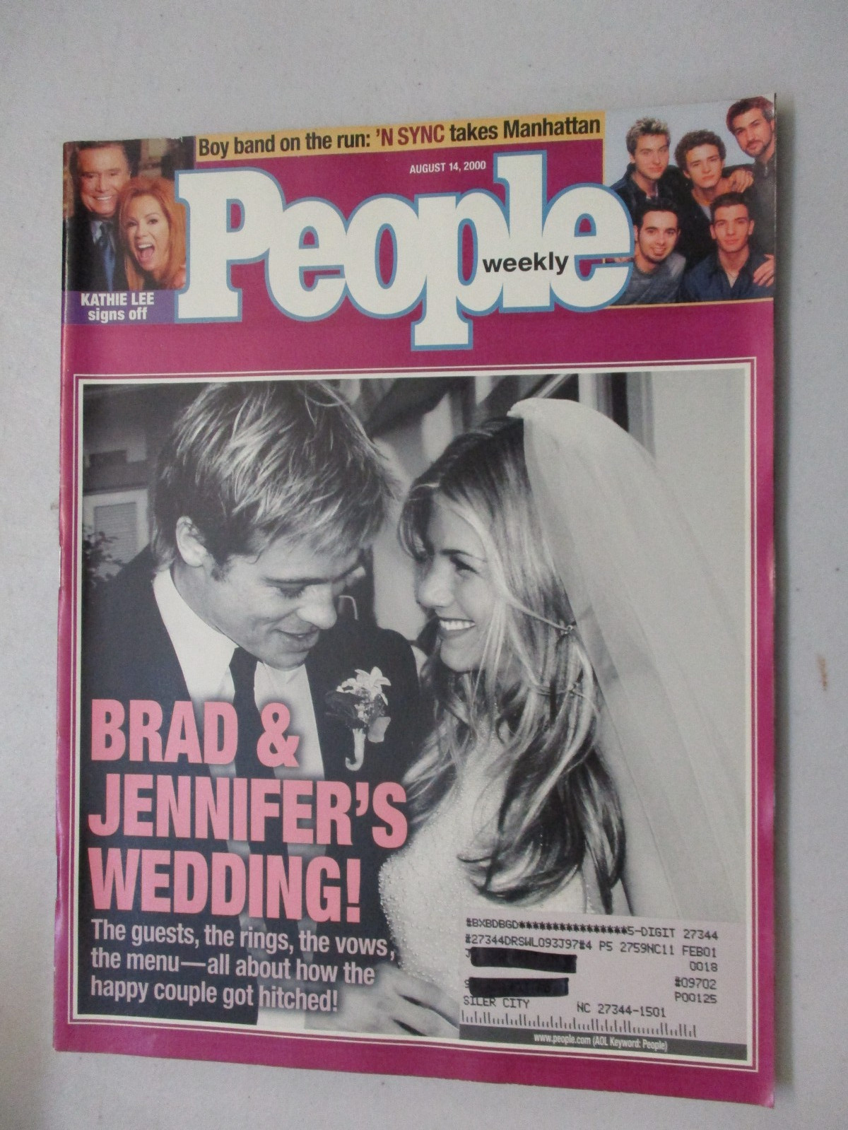 PEOPLE WEEKLY MAGAZINE AUGUST 14, 2000 BRAD PITT & JENNIFER ANISTON WEDDING