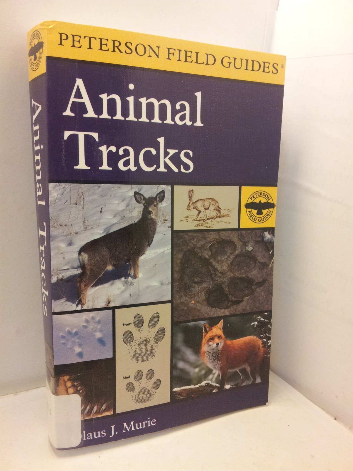 A Field Guide to Animal Tracks (Peterson Field Guides)
