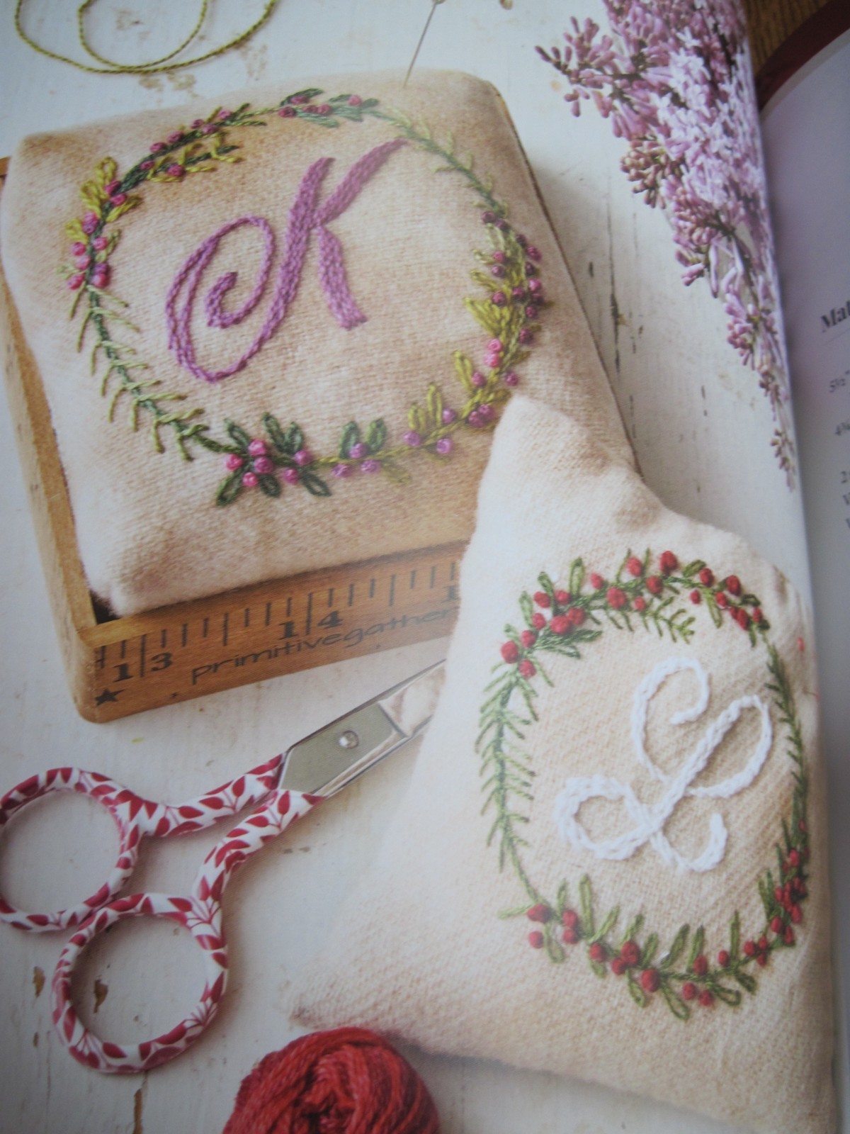 Wool, Needle & Thread 2: A Project Companion Book for Wool Stitchery by Bongean
