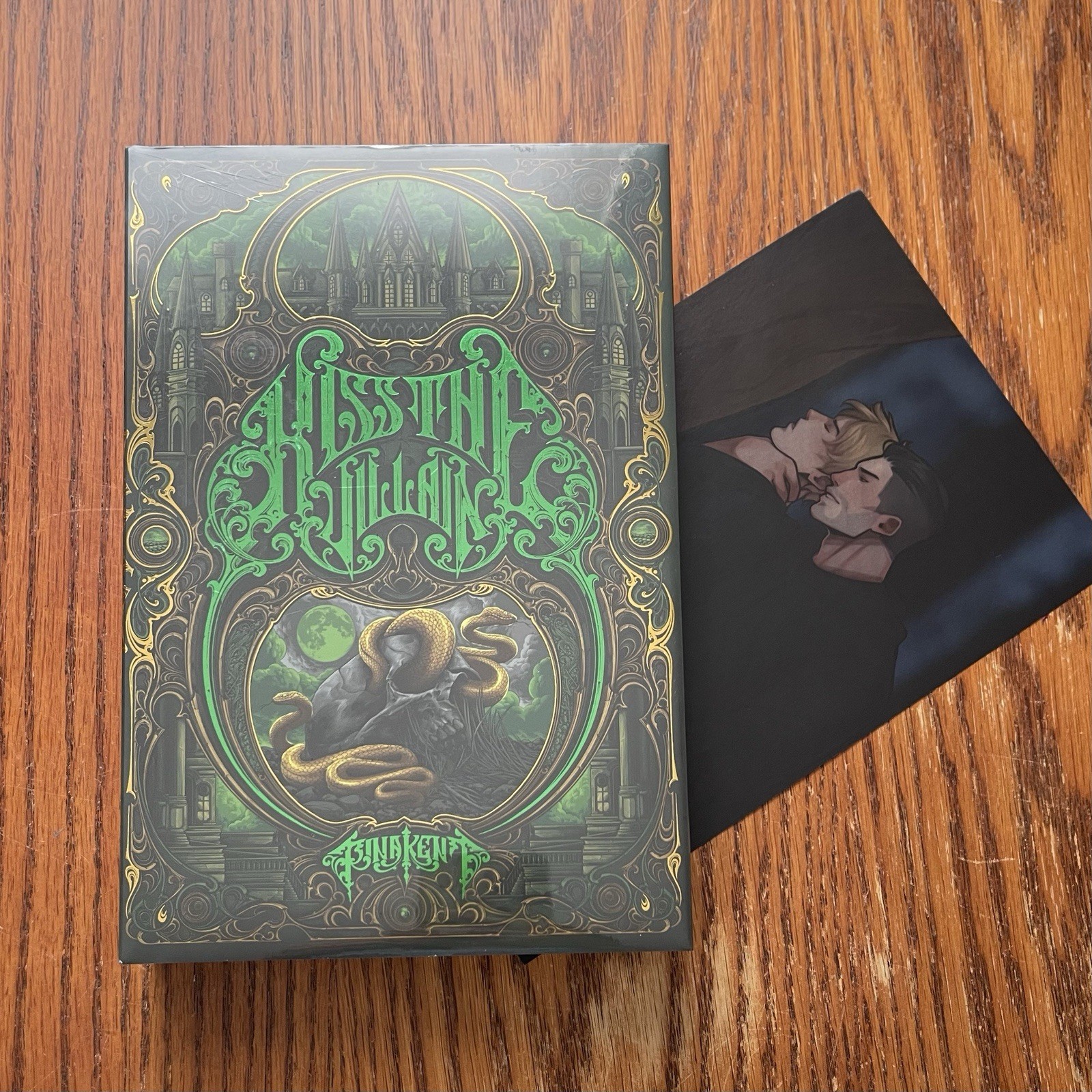 Books For Days Crate Kiss the Villain Rina Kent w/ Overlay