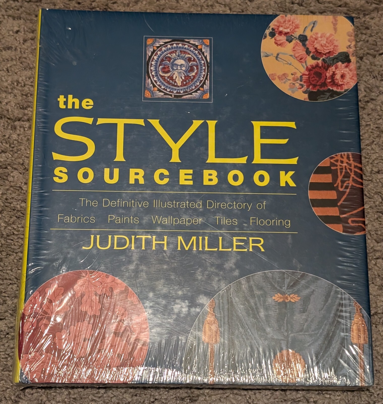 THE STYLE SOURCEBOOK : The Definitive Illustrated Directory of Fabrics,…