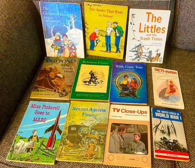 Lot of 11 Vintage Scholastic Chapter Books 1960’s- 1970’s paperbacks