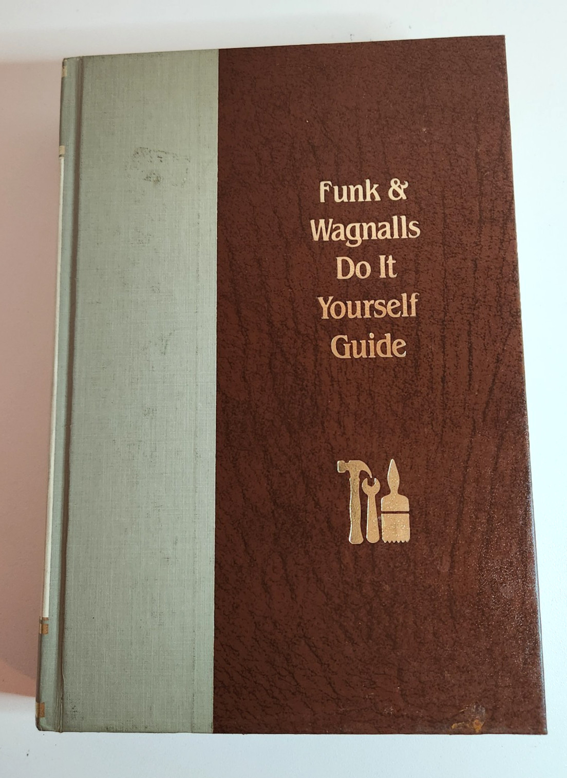 Funk & Wagnalls Do It Yourself Guide Hardback English 560 Pages 1983