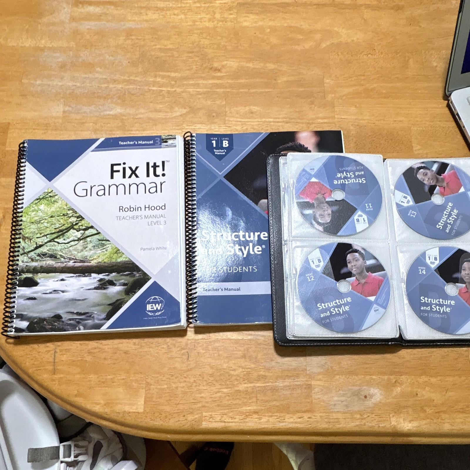IEW Fix It! Grammar Robin Hood Level 3 Intermediate Teacher Manual Ringbound DVD