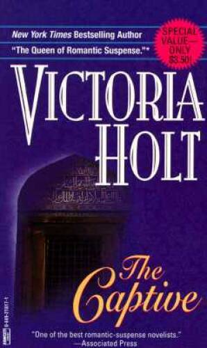 The Captive – Mass Market Paperback By Holt, Victoria – GOOD