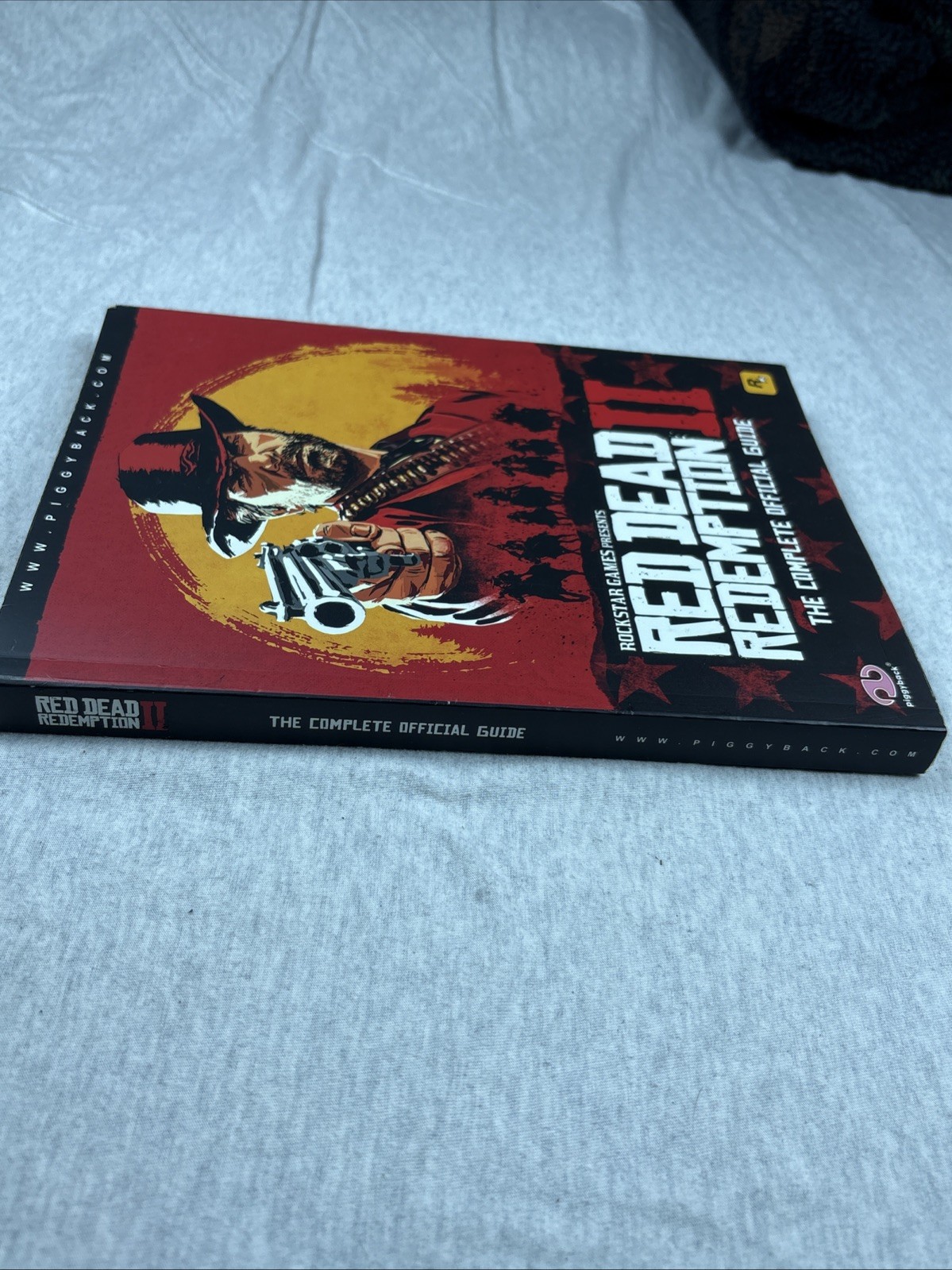 Red Dead Redemption 2 Complete Official Strategy Guide (Piggyback, Rockstar)