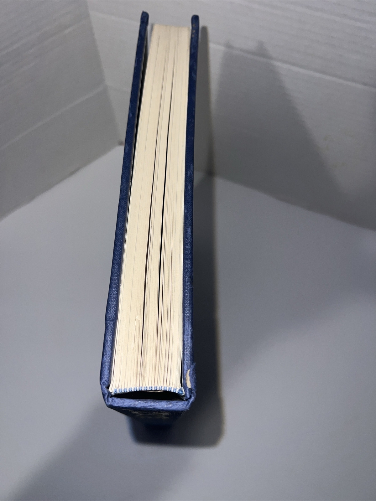 Beautiful Vintage Exeter 1983 Classic Cars Blue Hardcover Book 368 Pages