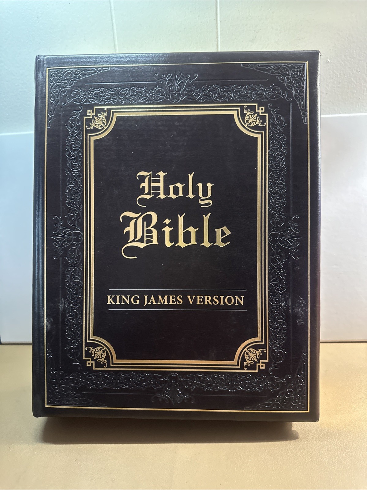 King James Version Edition Family Bible: Faux Leather Bound (King James Bible)