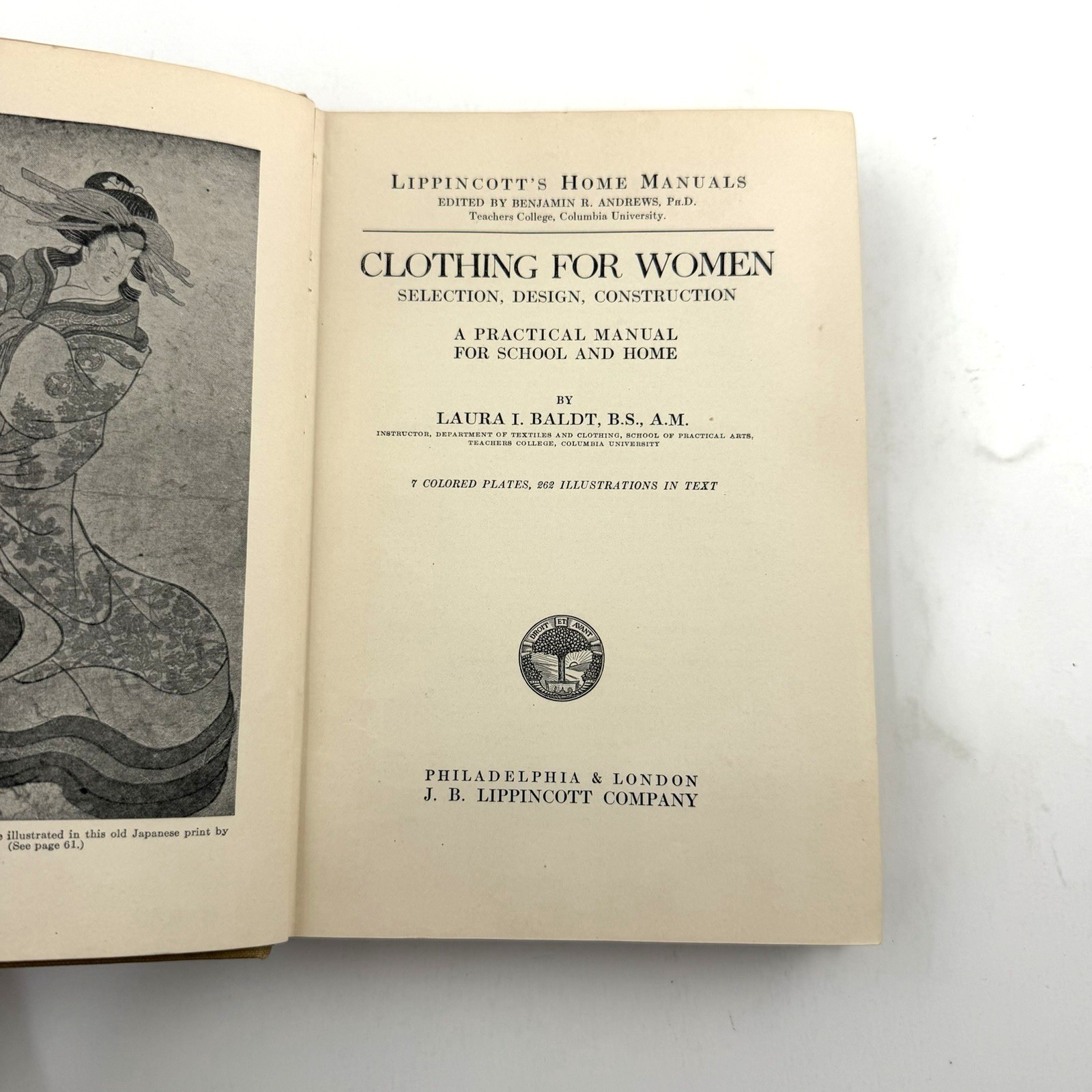 LIPPINCOTT’S HOME MANUALS Clothing For Women Laura I. Baldt 1922 HC