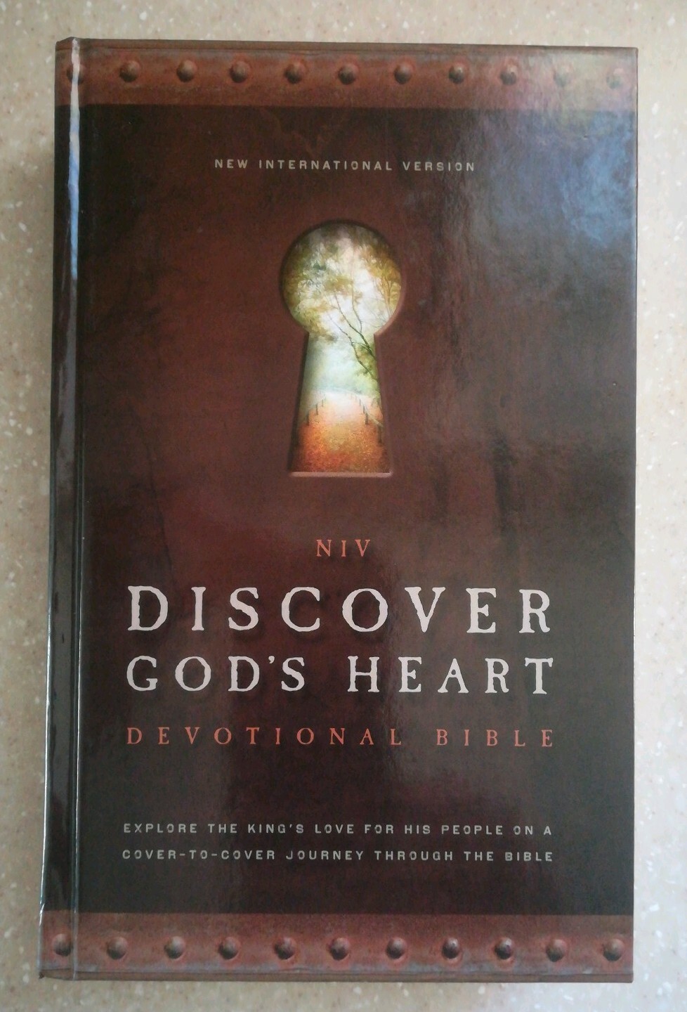 Holy Bible NIV Study Helps by Verse & Chapter Hardcover Zondervan 2014
