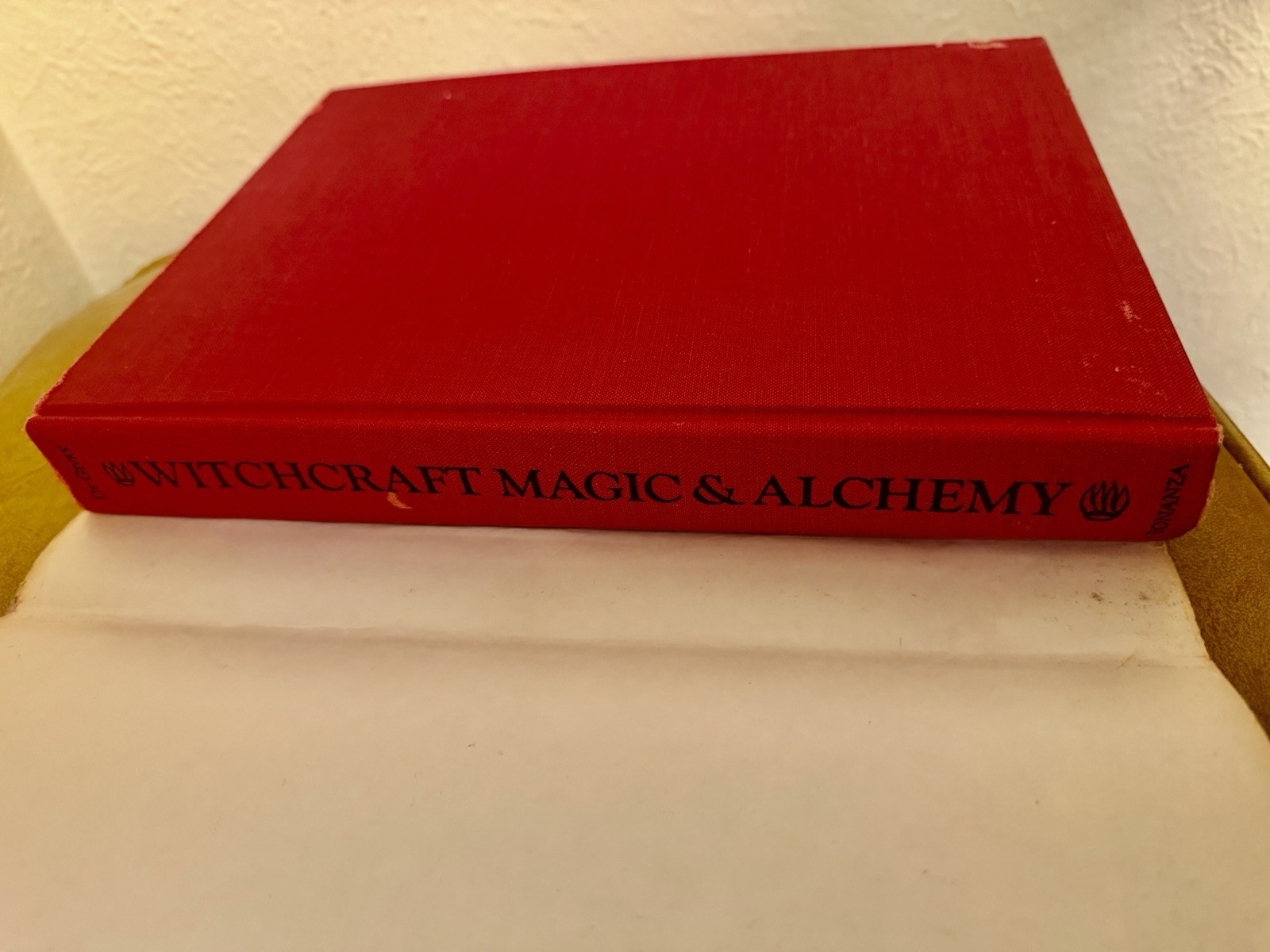 Witchcraft, Magic & Alchemy by Grillot de Givry 1971 – First Bonanza Books HC/DJ