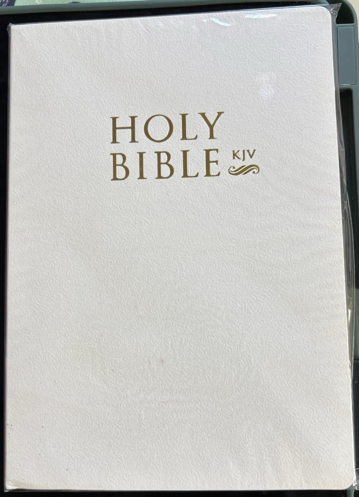 The Holy Bible King James Version White Old & New Testament KJV – NEW Sealed