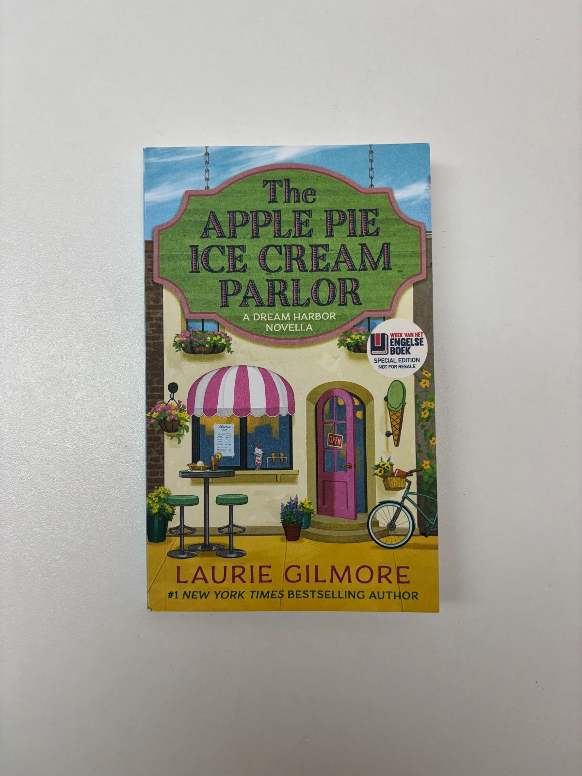 The apple pie ice cream parlor by Laurie Gilmore Dream Harbor series