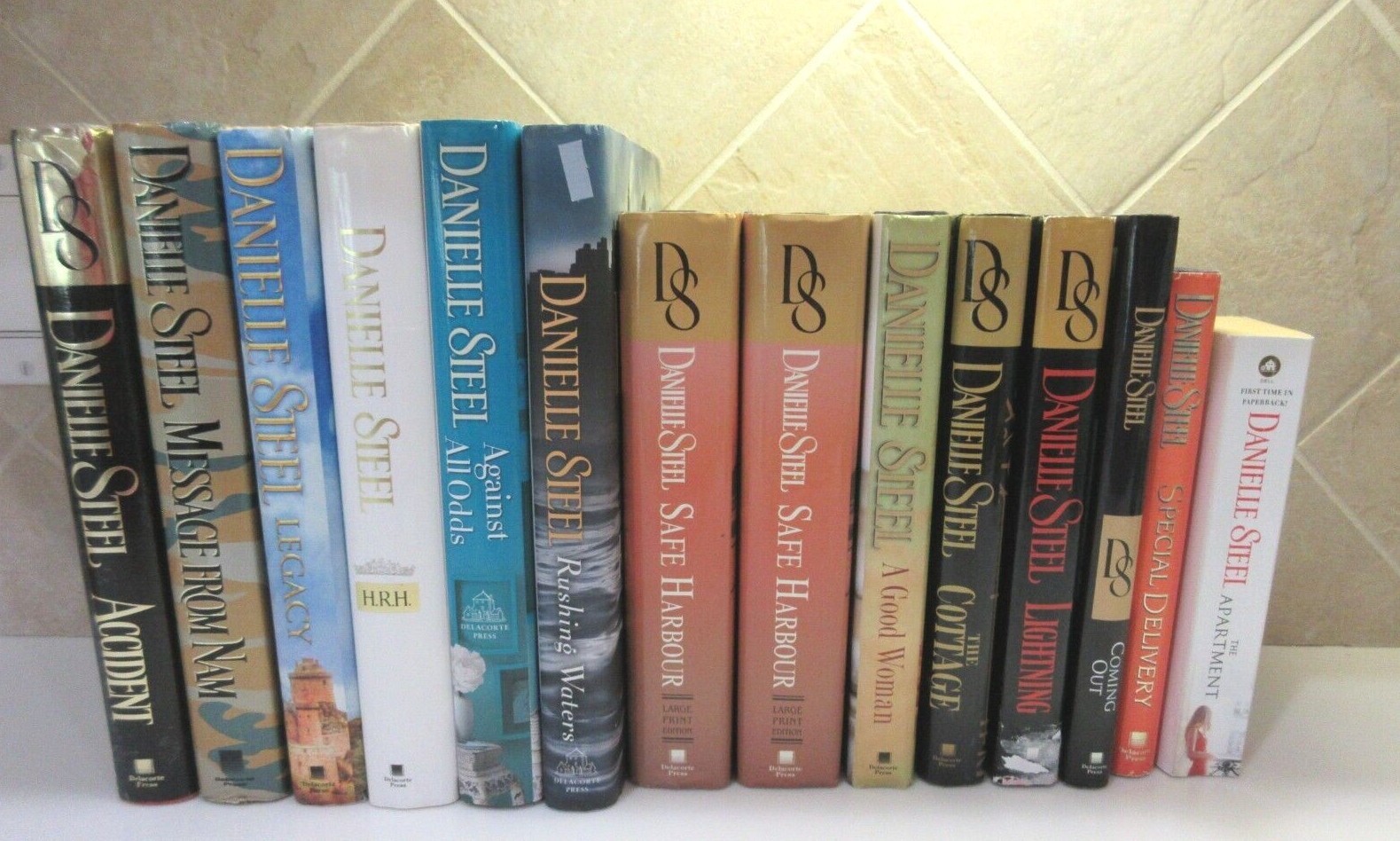 Danielle Steel Hard Cover Books plus 2 Paperbacks – You Choose – Romance Drama &