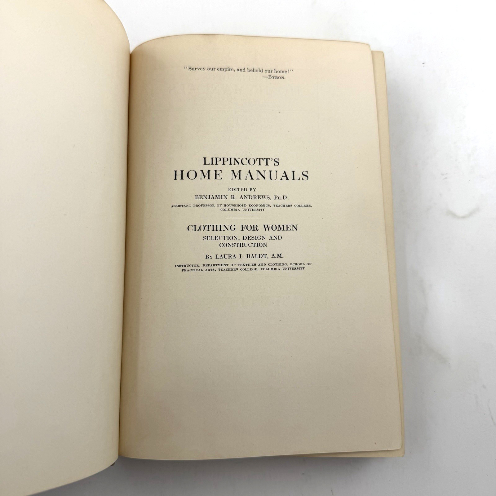 LIPPINCOTT’S HOME MANUALS Clothing For Women Laura I. Baldt 1922 HC