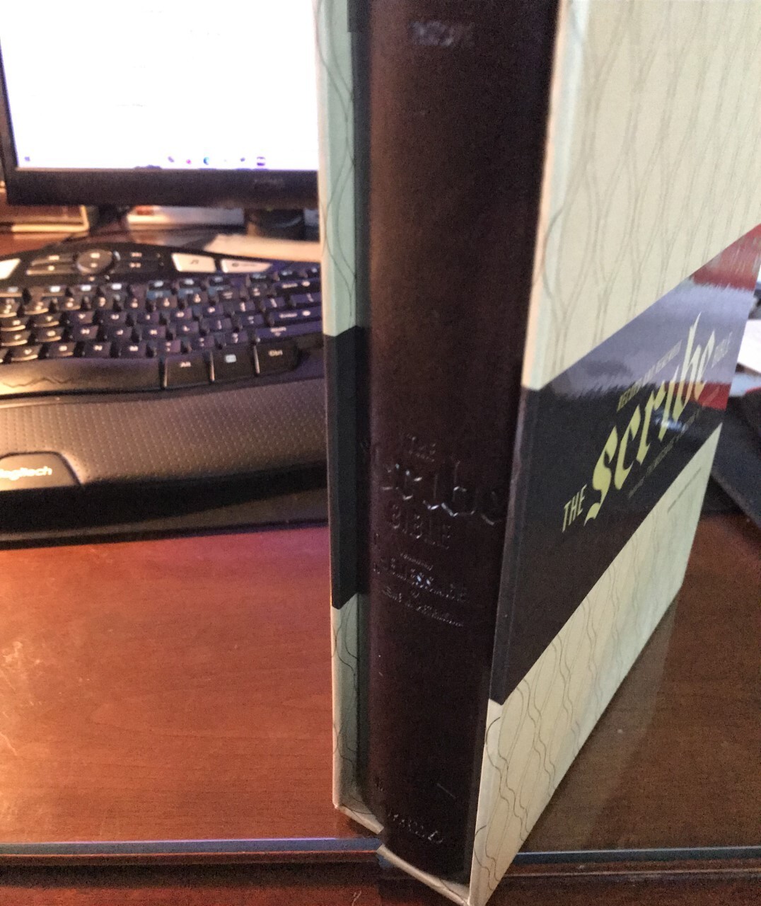 The Message Scribe Bible Eugene W. Peterson Brown Linen Weave Beautiful Edition