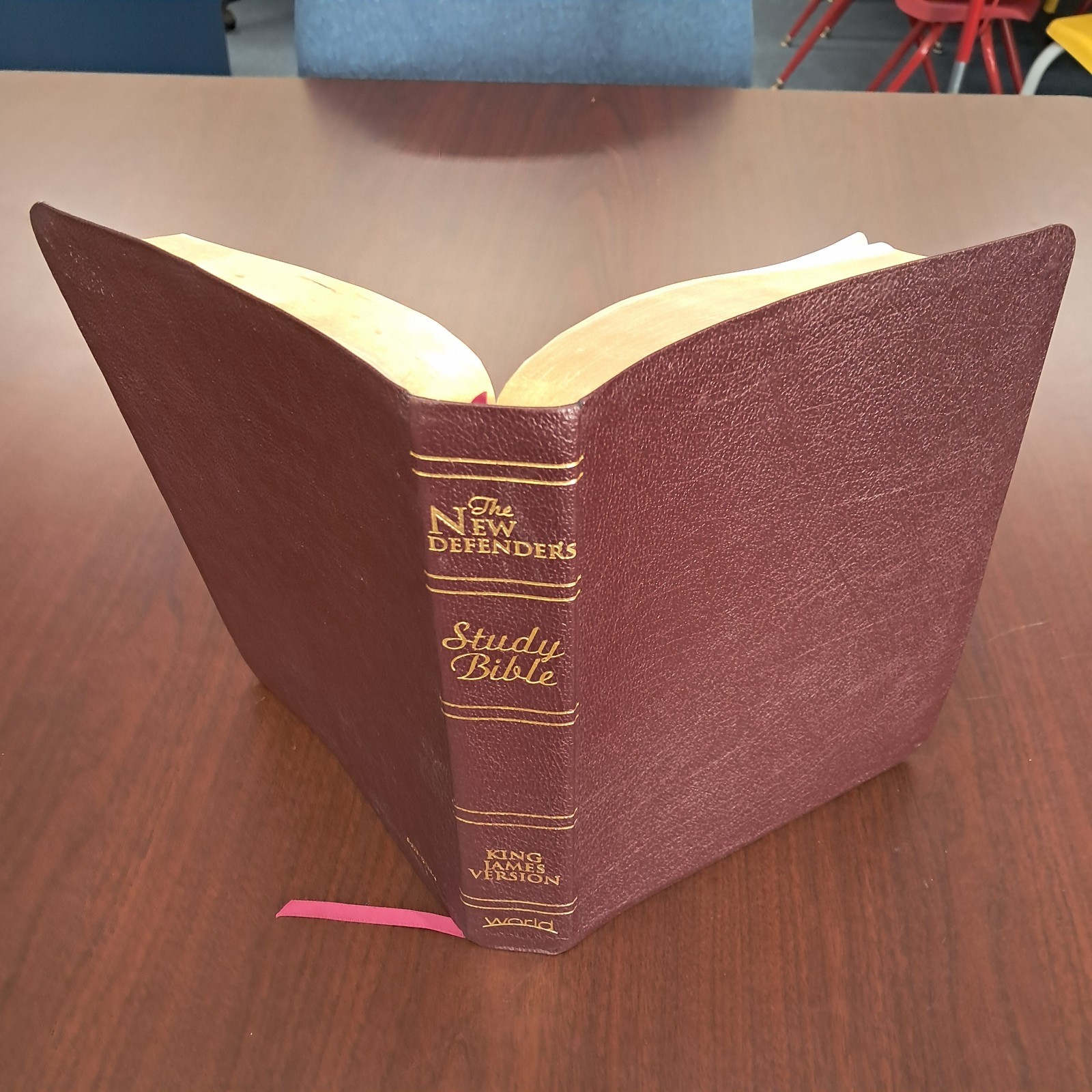THE NEW DEFENDERS STUDY BIBLE WORLD 2006 HENRY MORRIS RED LTR LEATHER BOUND KJV