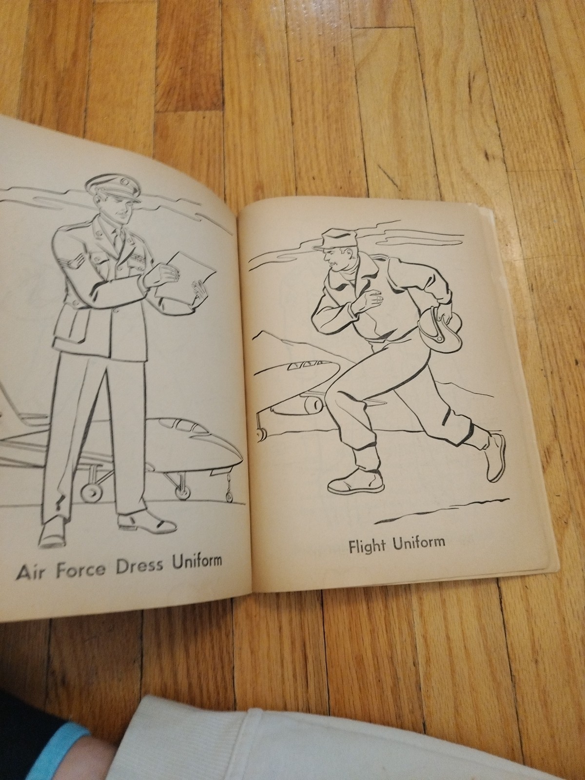 WHITMAN BATTLE ACTION COLORING BOOK, FEW PAGES COLORED 1118