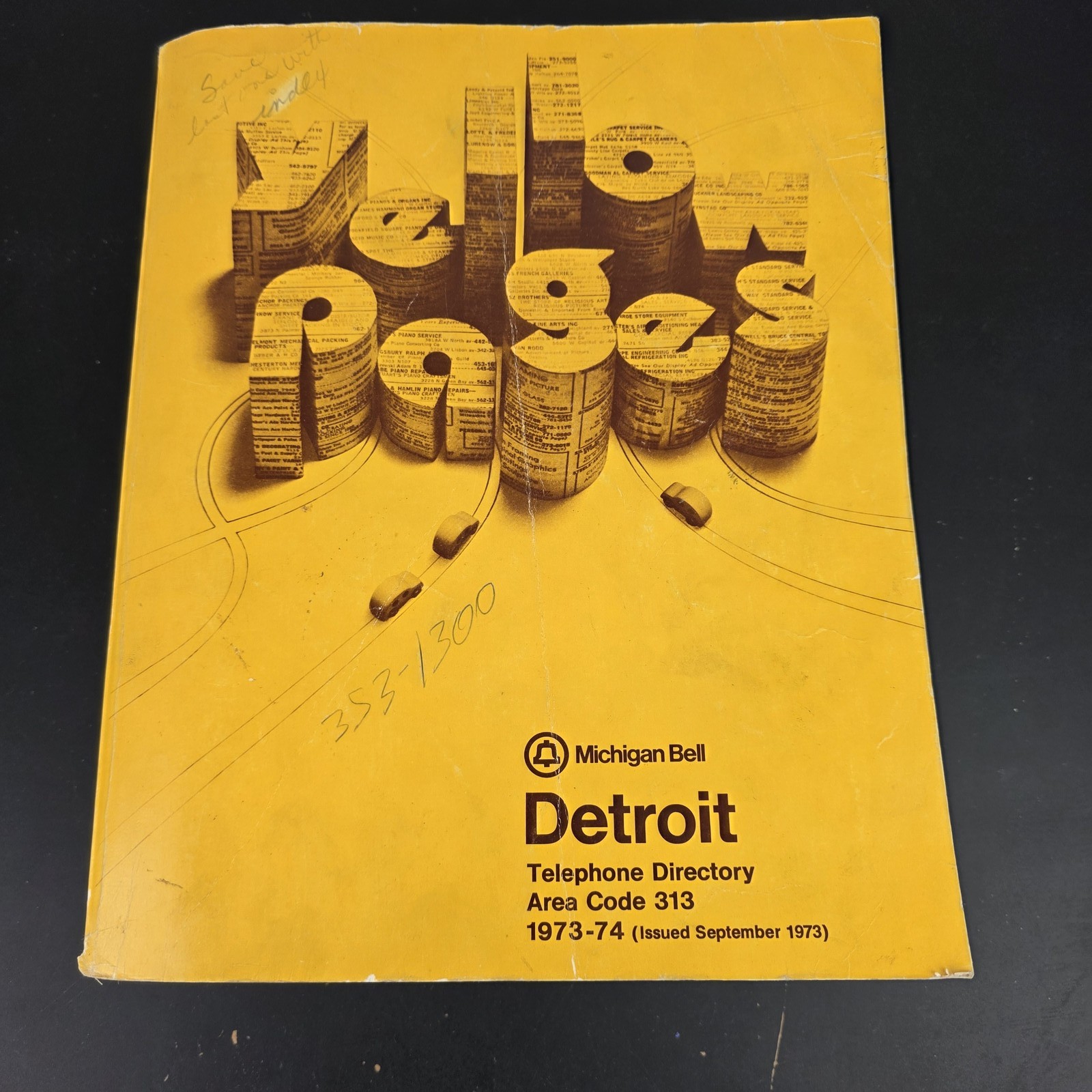 Vintage 1973-74 Detroit Michigan Bell Telephone Directory Yellow Pages