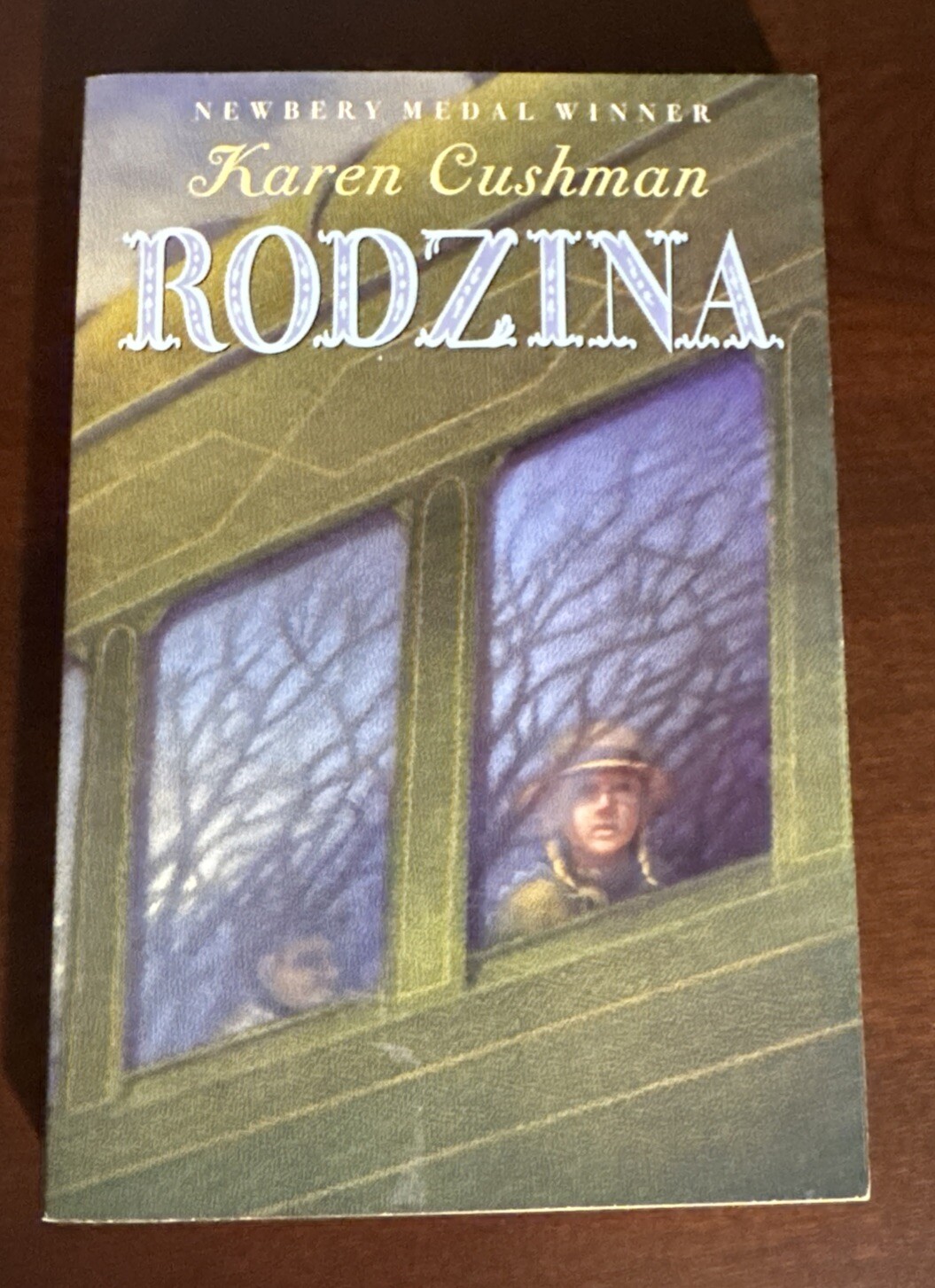 Rodzina by Karen Cushman (2005, Digest Paperback) Newbery Medal Winner