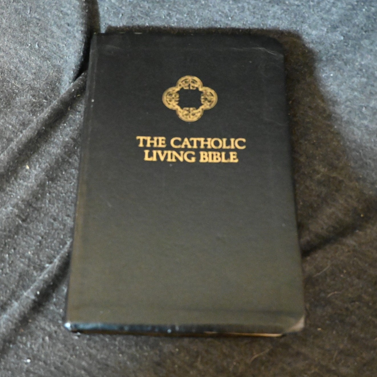 Vintage Catholic Living Bible Tyndale 1988 Printing Faux Leather Red Letter