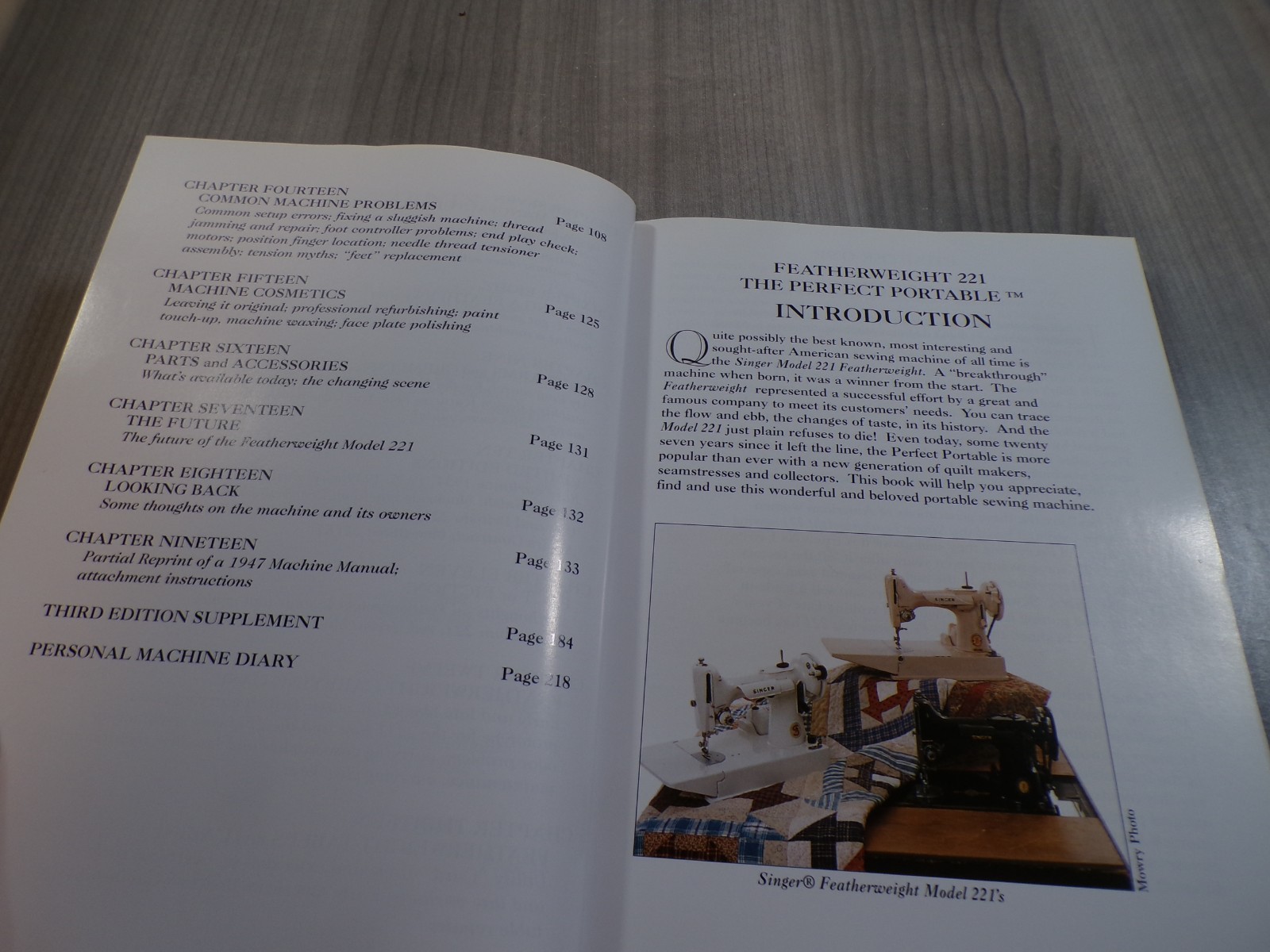 Featherweight 221 The Perfect Portable (Paperback)Nancy Johnson-Srebro