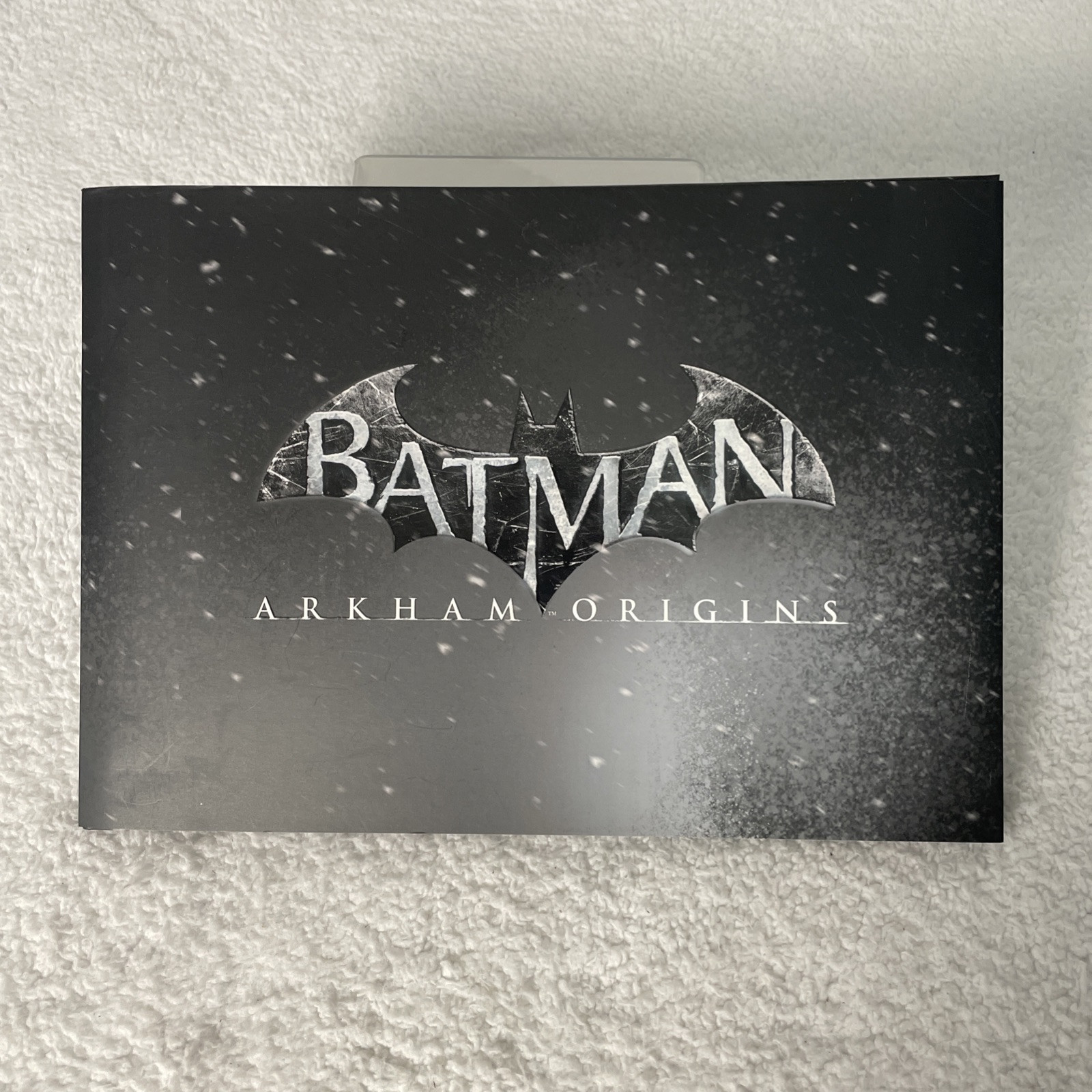 Batman Arkham Origins Collector’s Art Book / 80 Pages Full Color! Hard Cover