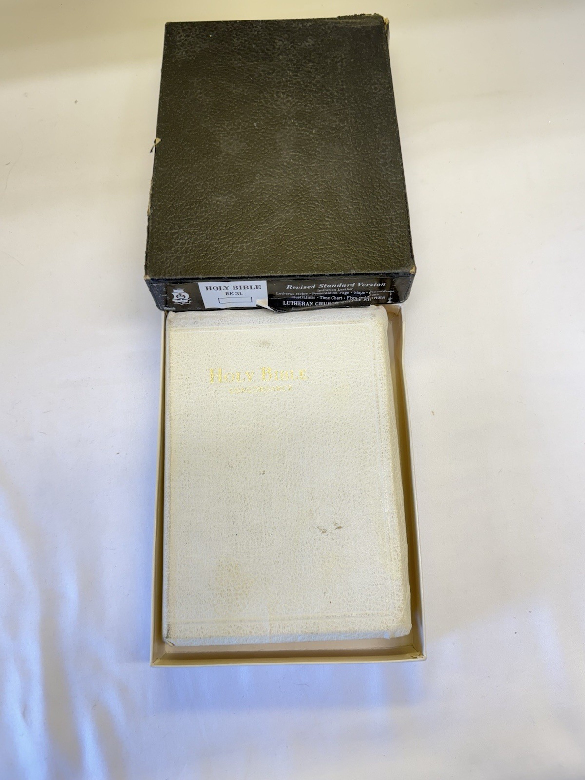 Holy Bible Revised Standard Version 1962 World Publishing Self Pronouncing White