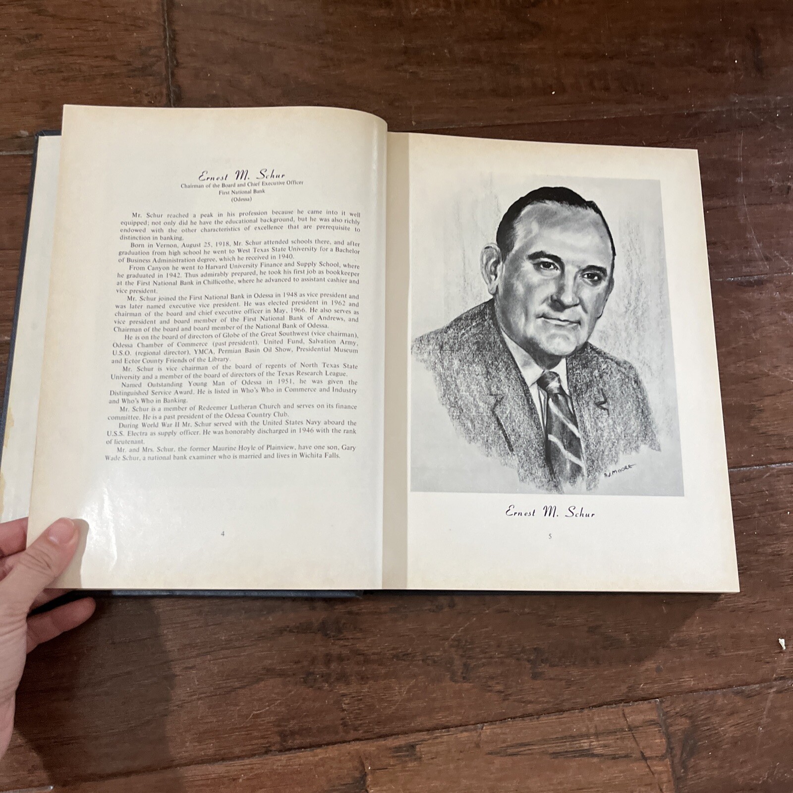 Men of Achievement in Texas by Garland A. Smith, Editor 1972 hardcover 432 pages