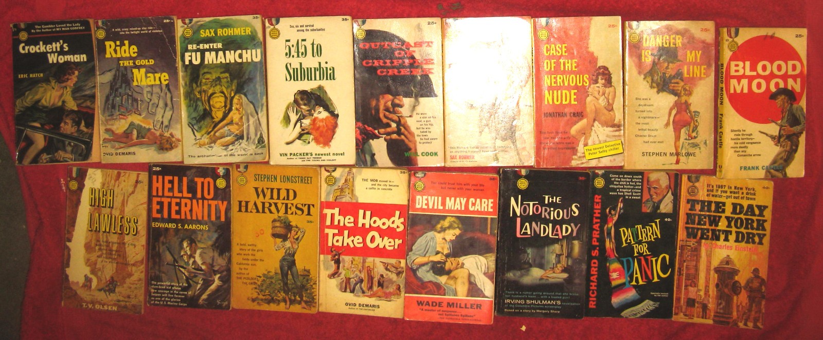 Lot of 17 vintage GOLD MEDAL paperbacks; © 1950s – early 1960s:
