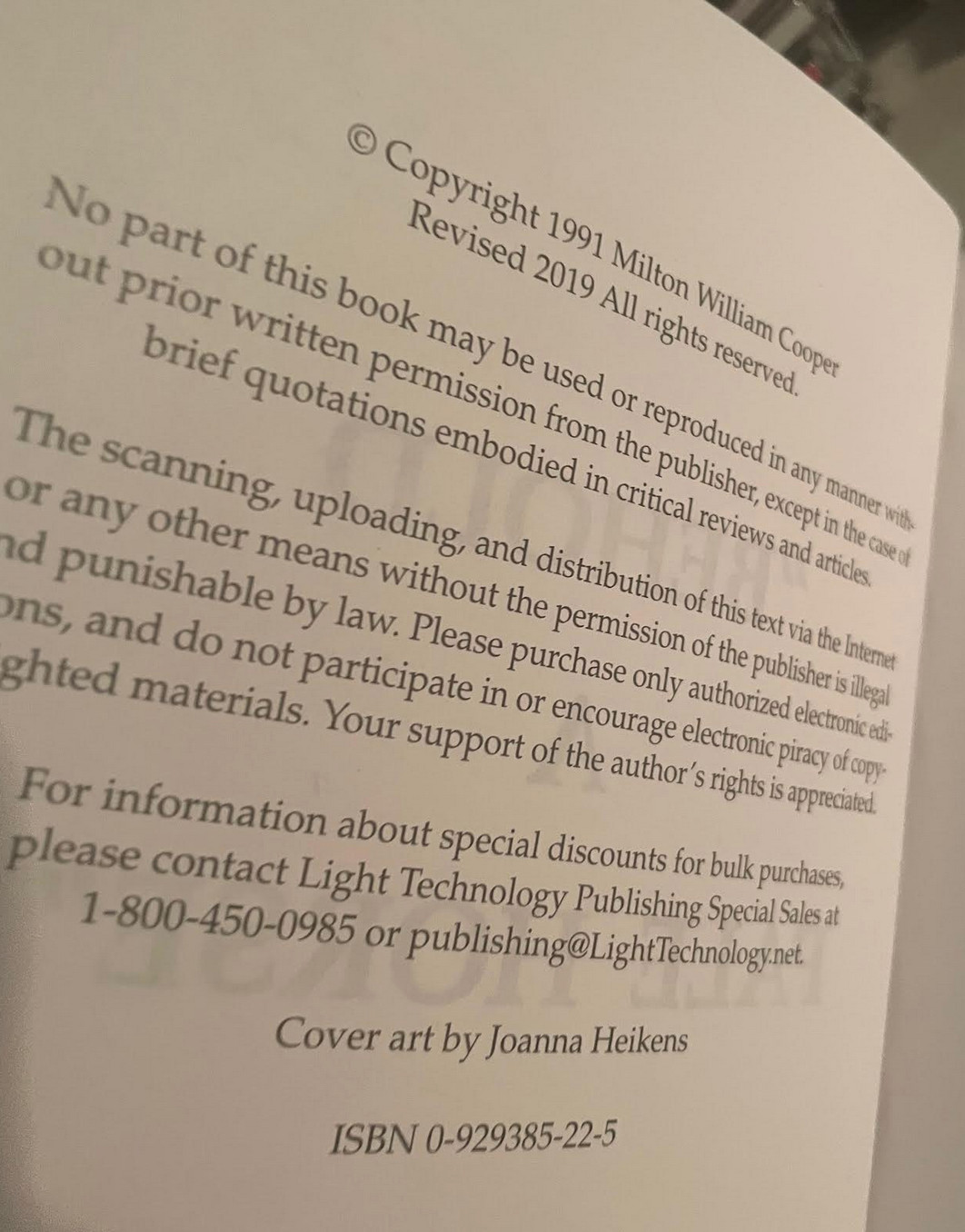 Behold a Pale Horse William Cooper Revised CFR NWO CIA UFO Satanic Conspiracy PB