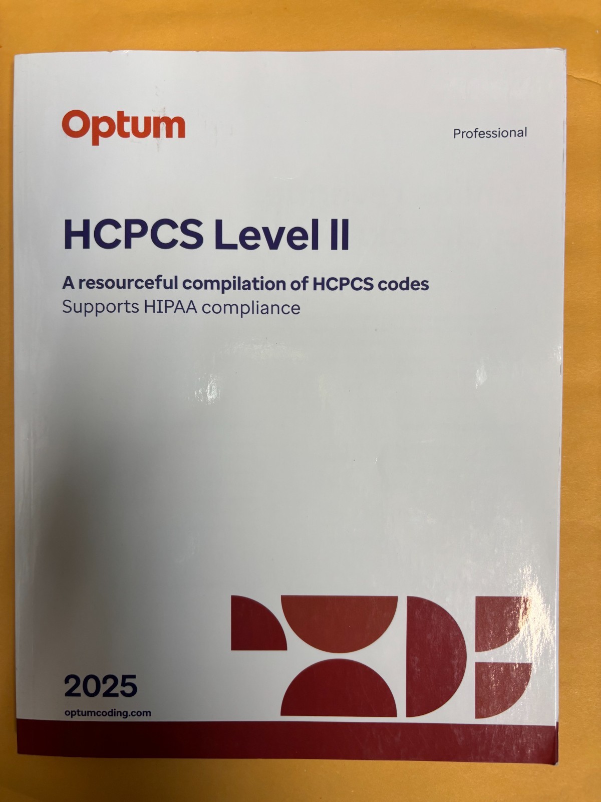 2025 HCPCS Level II Professional (Softbound) – Paperback, by Optum – Very Good