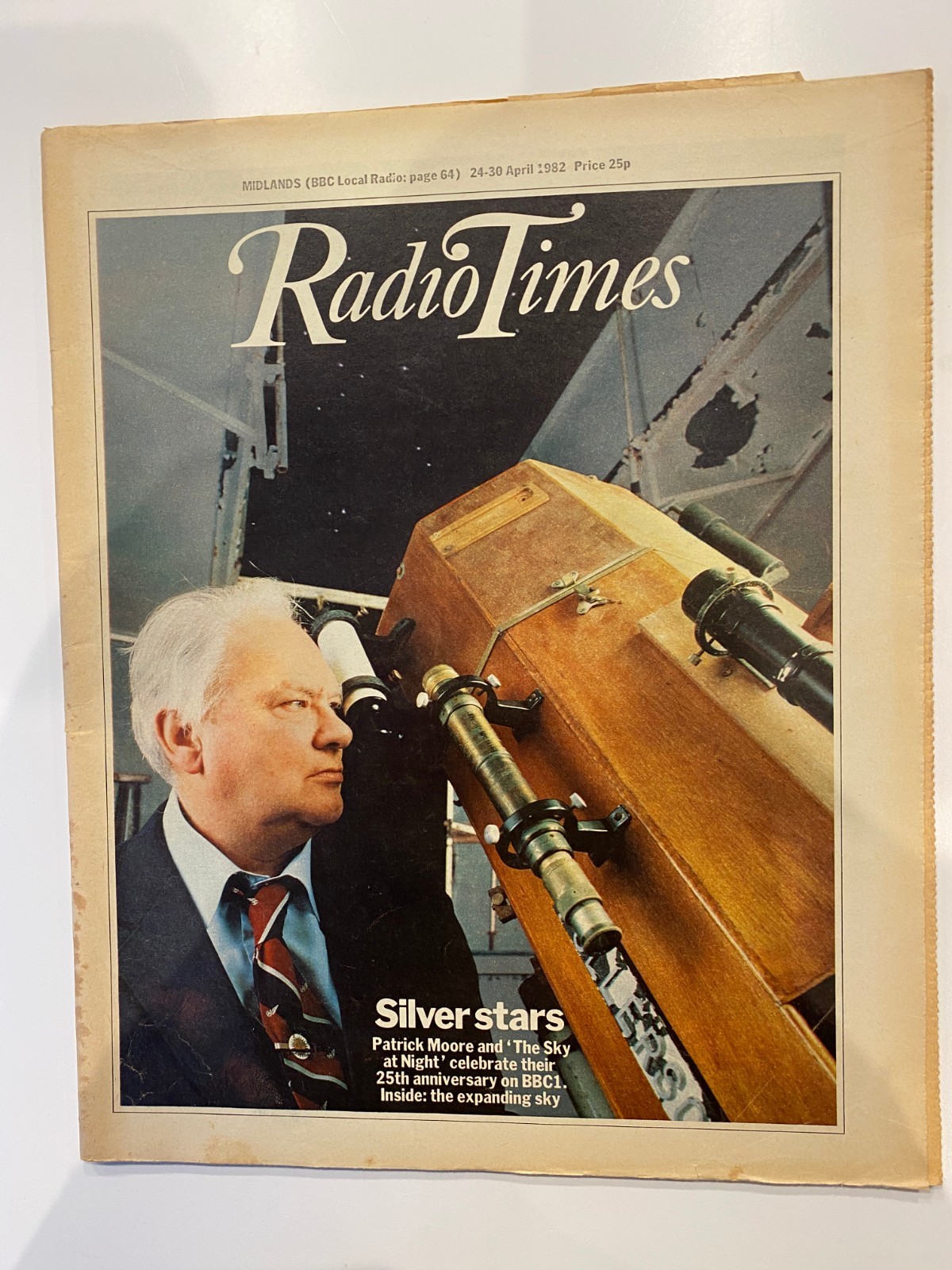 Radio Times 24-30 April 1982 25th anniversary of Patrick Moore’s Sky At Night
