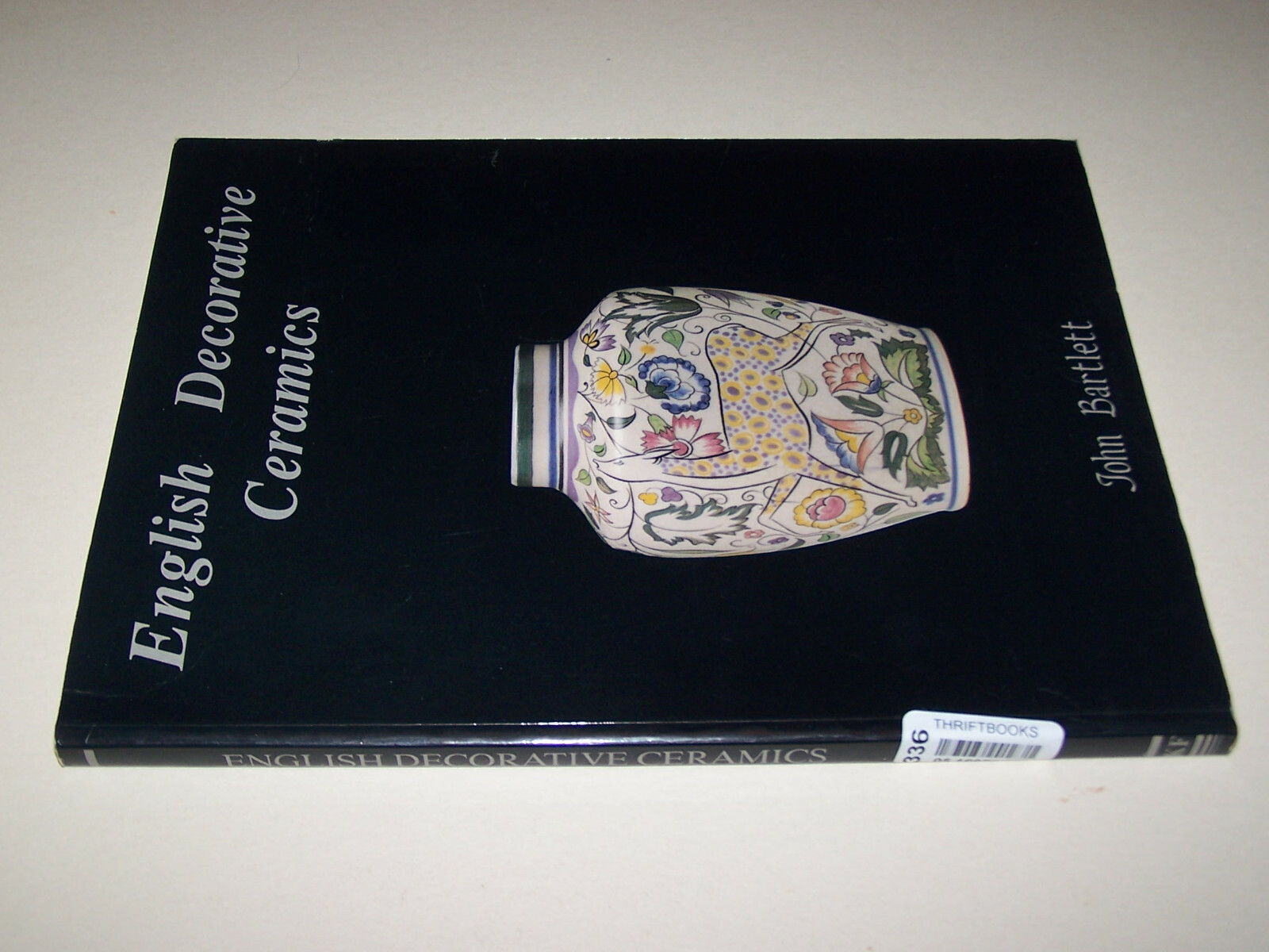 Antiques English Decorative Ceramics Book – John Bartlett – 120 pages – 1989