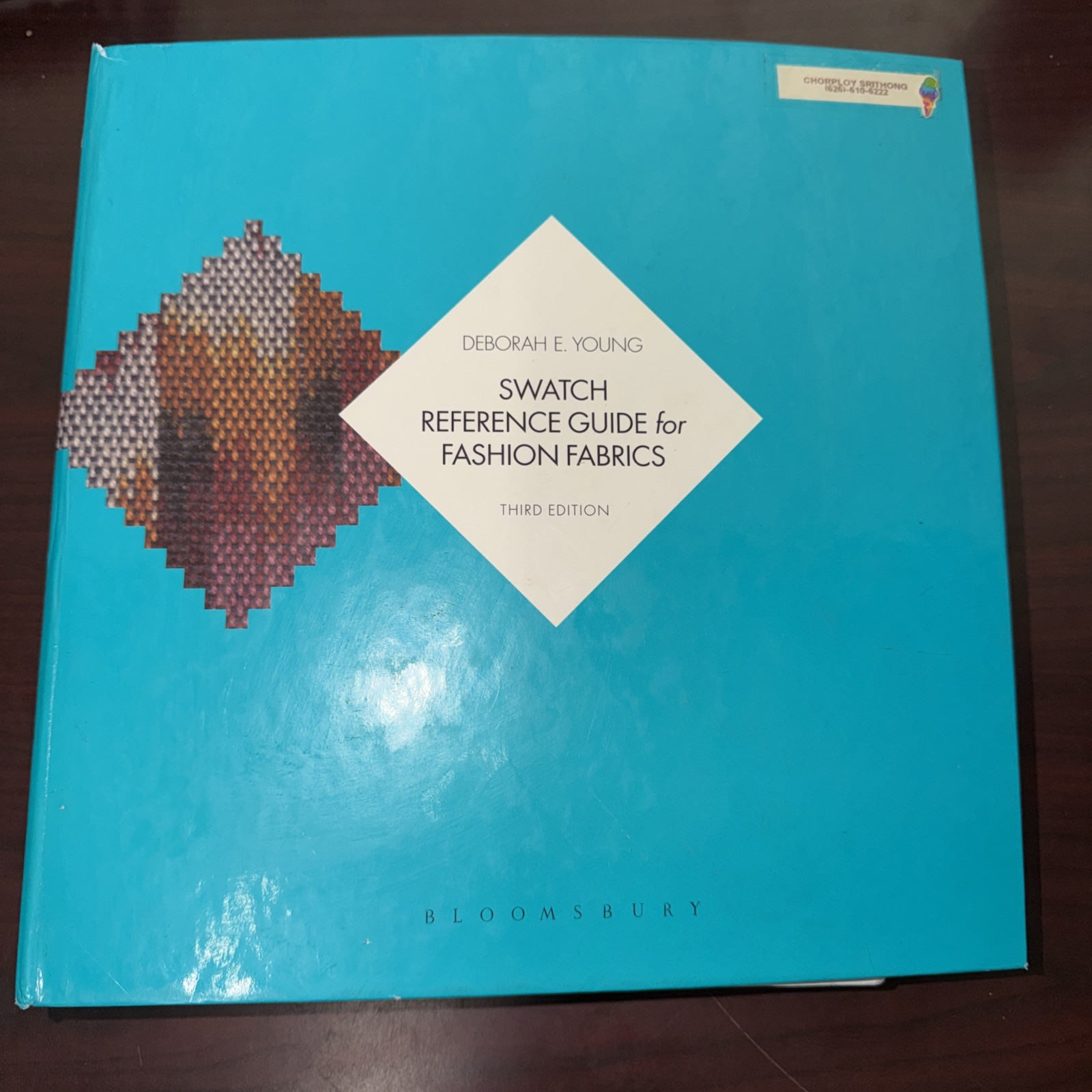 Swatch Reference Guide for Fashion Fabrics by Deborah E. Young (2015, Ringbound)