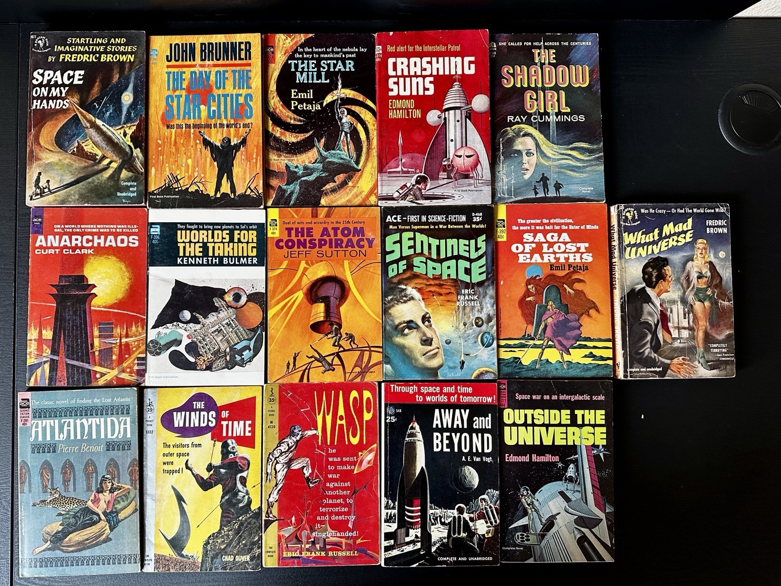 16 VINTAGE SCIENCE FICTION BOOKS, Van Vogt – Brunner – Oliver – Petaja & more